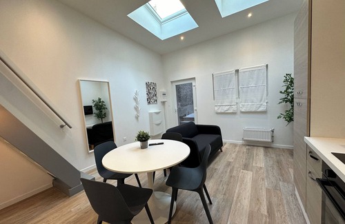 Hincmar Apartment | Libergier- Cathedral cottage