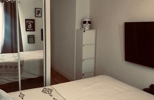 16th Arrondissement Apartment | Liberté Ensoleillé