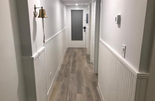 Tavernier House | LICENSED MGR - MODERN OCEANFRONT - OCEAN VIEWS CONDO! BAR and BEACH RESORT!