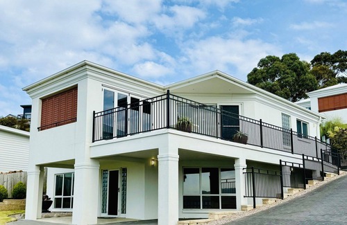 Binalong Bay House | Lichen Villa Bay of Fires - Binalong Bay beach is at your doorstep