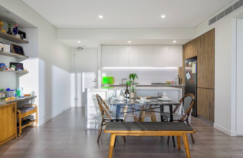 Lidcombe Apartment | Lidcombe 2Br Near Olympic Park Train station