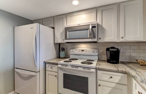 Amelia City Condo | Life Is Swell - Oceanfront, Pool, & Tennis