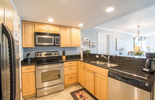 Biloxi Condo | Life's Just Right With The Beach In Sight!