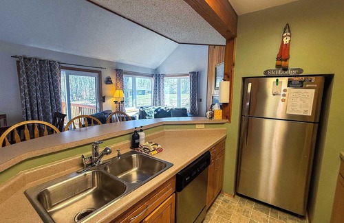Wakefield Condo | Liftside Loft - SI/SO Condo @ Jackson Creek!