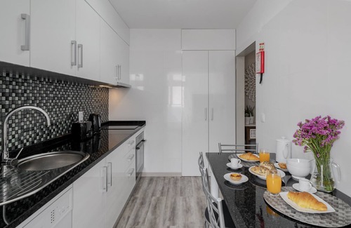 Santa Maria Maior Apartment | Light and sea view in Funchal Centre, Alegria III