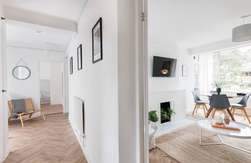 Canonbury Apartment | Light and Spacious 3-Bed Flat in Islington