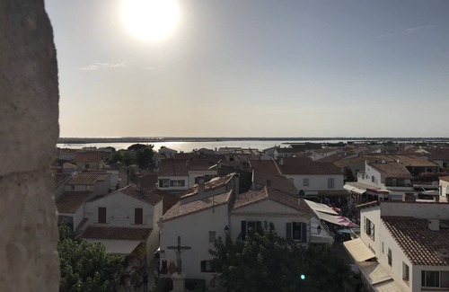 Fontvieille House | Light-filled loft house, former oil mill, dominant view, wooded terraces.