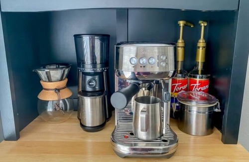 College Station House | Light-filled + spacious house near Texas A&M