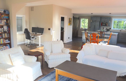 Stevens House | Light-filled, very quiet & newly remodeled house in Madison Valley