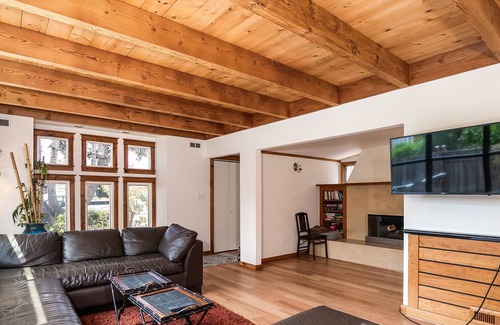 Westside Santa Cruz House | Lighthouse Executive Retreat