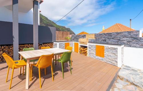 Porto Moniz Villa | Lighthouse view- POOL VILLA