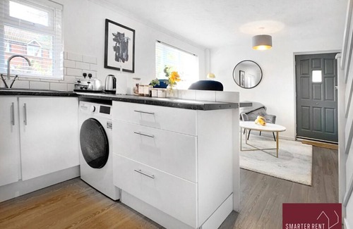 Lightwater House | Lightwater - 1 Bedroom Terrace House