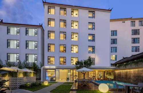 Gucheng Hotel | Lijiang Ancient City Kasion purey Hotel - Big waterwheel store