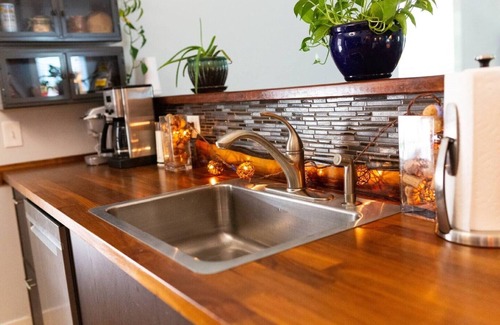 Durham Other | Lil' Bull Bungalow- walk to Duke, Downtown Durham & Food