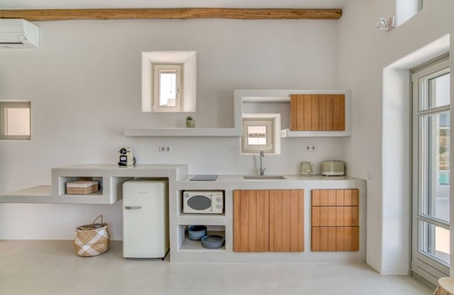 Paros Hotel | Lil Paros Luxury suites