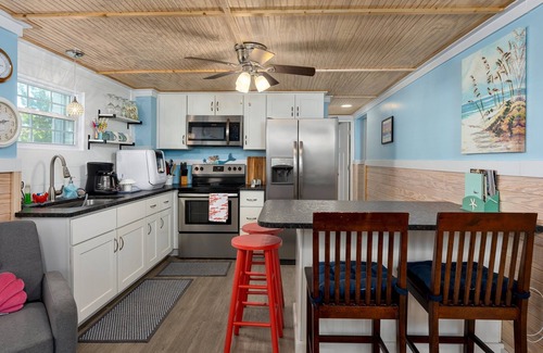 Topsail Beach House | Lil'TipSea (Downstairs)- Your Beach Getaway on Topsail Island, NC