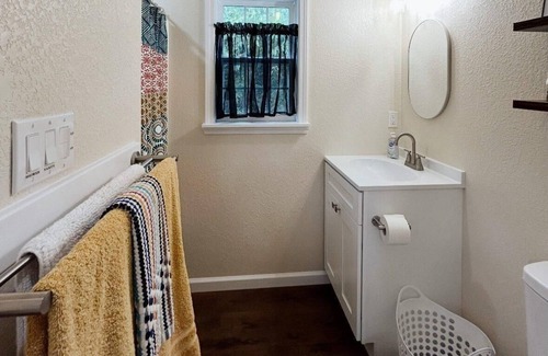 Dublin Cottage | Lillie - Fully Furnished 2 Person Cottage for short or mid-term stays