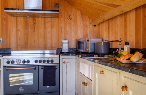 Killington Cottage | Lilymere Boat House