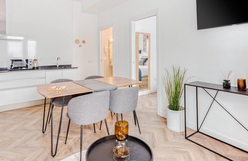Perchel Sur Apartment | limehome Málaga Carmen | One-Bedroom Apt + Terrace