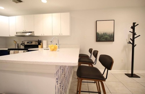 Northeast Apartment | Lincoln Park Place Capitol Hill with Parking