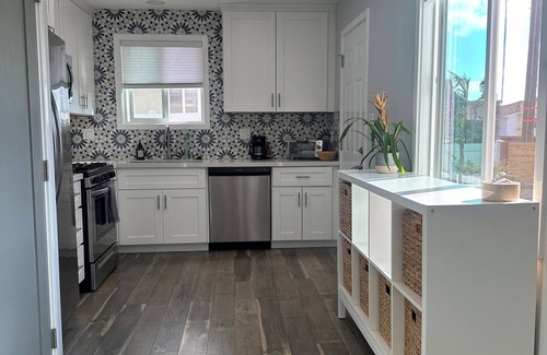 Linda Vista House | Linda Vista summer home with front and backyard! Pet friendly!