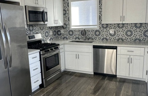 Linda Vista House | Linda Vista summer home with front and backyard! Pet friendly!