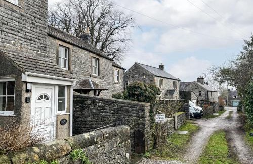 Monyash House | Lindum Cottage