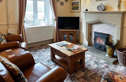 Monyash House | Lindum Cottage