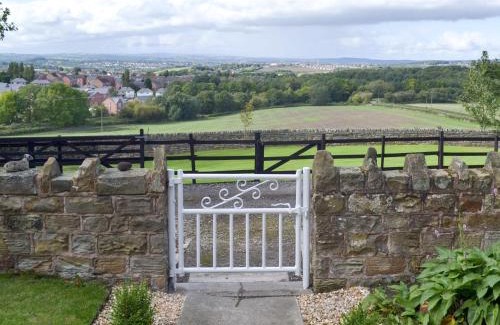 Chesterfield House | Ling Farm Cottage