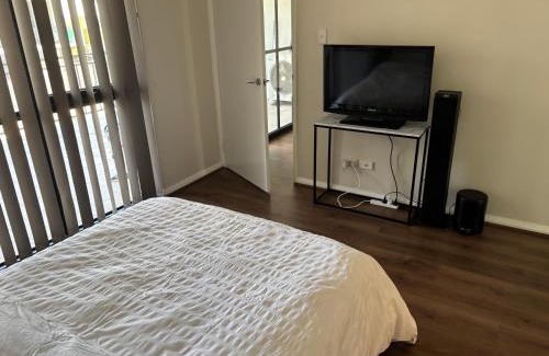 Cockburn Central House | Linkage Cockburn Homestay