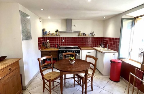 Fraisse-des-Corbieres House | Lion house - FRAISSE DES CORBIERES