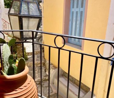 Ioulida House | Lion House I