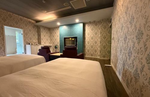 Fengshan District Hotel | Lisa Motel