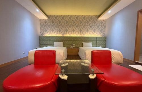 Fengshan District Hotel | Lisa Motel