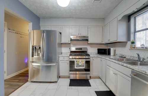 Lithonia House | Lithonia Home, 5 Mi to Panola Mountain State Park