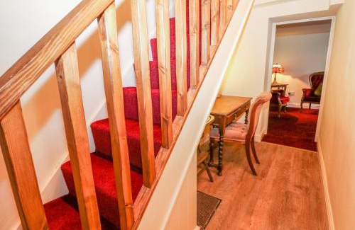 Castleton House | Little Bargate