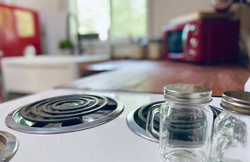 Russells Point House | Little Bear Cottage-3 blocks from the lake!