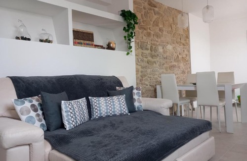 Montelaguardia Apartment | Little Big House