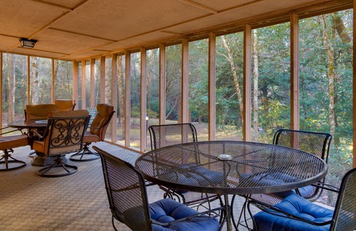 Cleveland House | Little Bit of Heaven on Town Creek - Remote cottage on a beautiful creek
