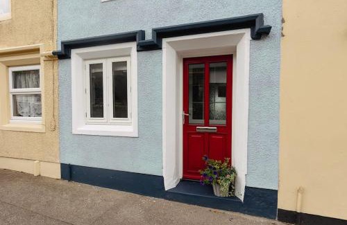 St Bees House | LITTLE BLUE HOUSE - Cottage with Seaview near the Lake District National Park
