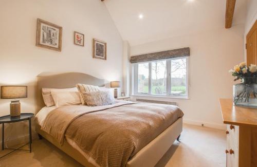 Five Oak Green House | Little Bourne