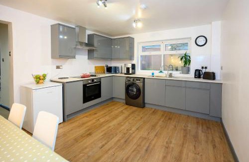 Staple Hill House | LITTLE COTO Fully Equipped South West Home By STAE-Homes