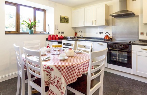 Chirk Bank Cottage | LITTLE COW HOUSE, family friendly, character holiday cottage in Chirk