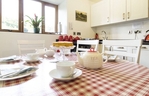 Chirk Bank Cottage | LITTLE COW HOUSE, family friendly, character holiday cottage in Chirk