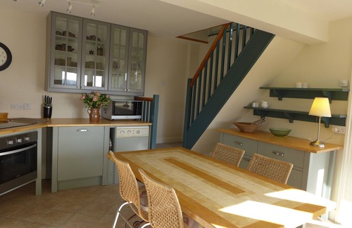 Axminster Cottage | LITTLE EVANSES, family friendly, country holiday cottage in Dalwood