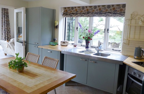 Axminster Cottage | LITTLE EVANSES, family friendly, country holiday cottage in Dalwood
