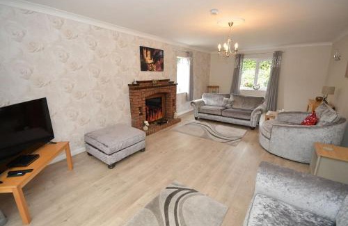 Woodhall Spa House | Little Hare Lodge - Spacious 2 bedroom attached bungalow