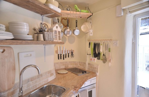 Northlew Cottage | Little HOF- free fast WIFI, EV charger, ideal for single business stays