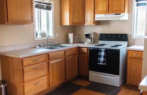 Billings House | Little House on Lambrecht- 3 bed Stay for up to 5