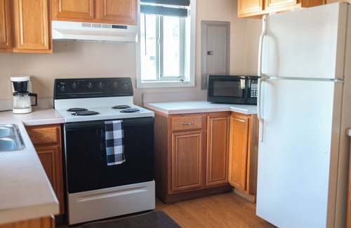 Billings House | Little House on Lambrecht- 3 bed Stay for up to 5